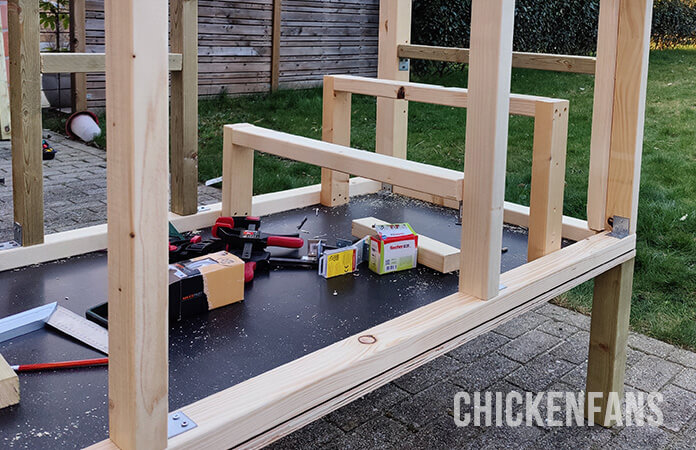 diy chicken coop roosting bars