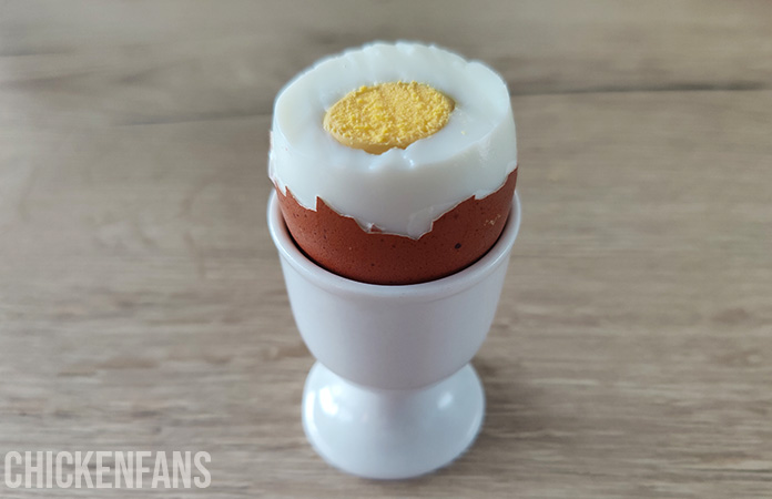 a hard boiled chicken egg lasts one week in the fridge